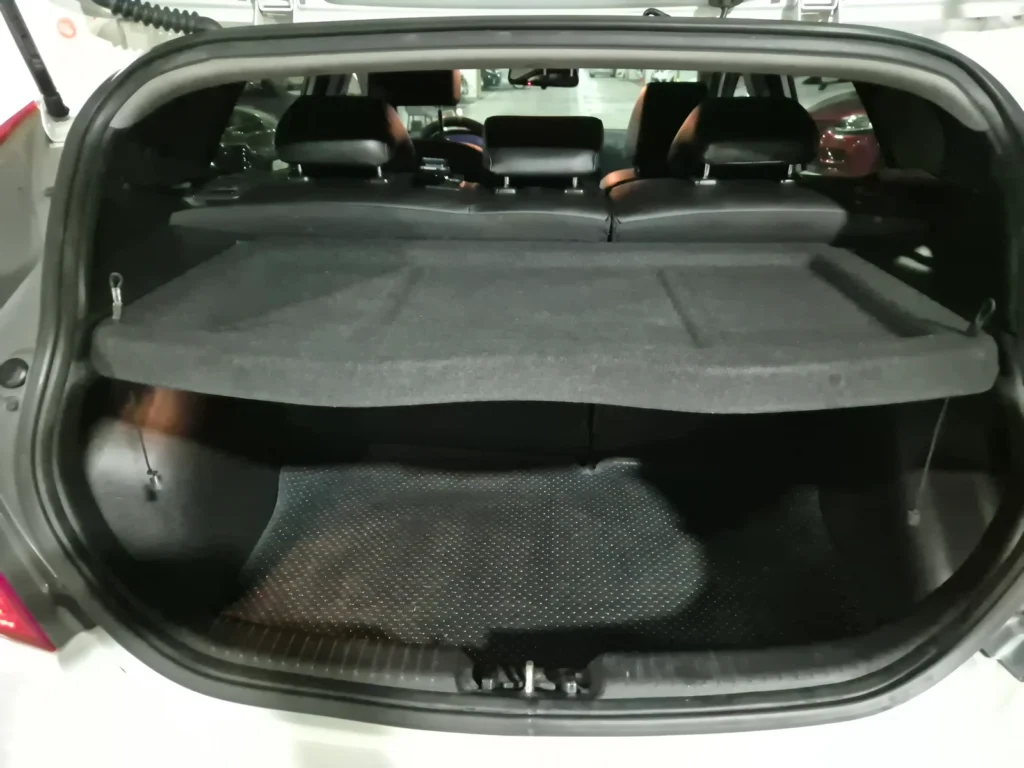 Hyundai Accent (new) Wit Diesel 1.6 VGT Modern