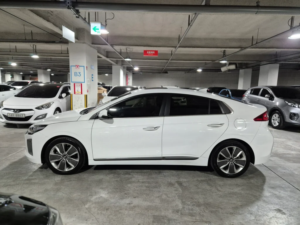 Hyundai Ioniq Hybrid Q