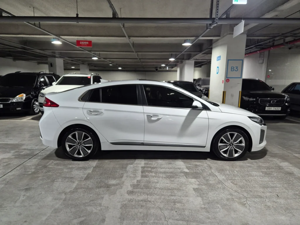 Hyundai Ioniq Hybrid Q