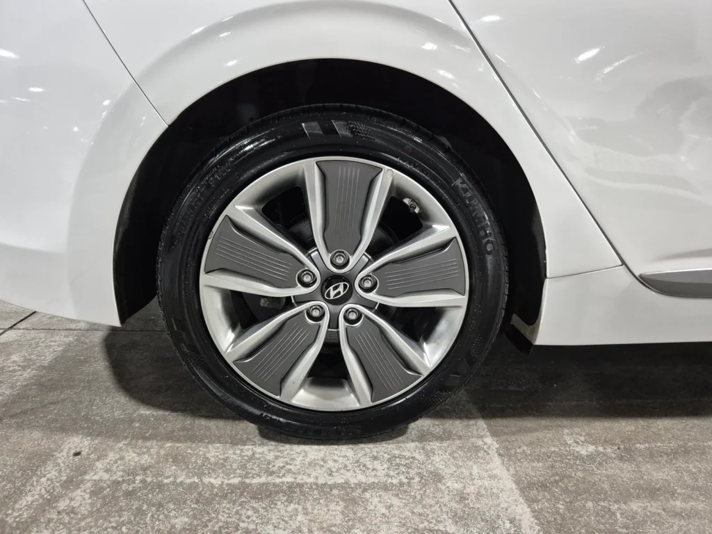 Hyundai Ioniq Hybrid Q