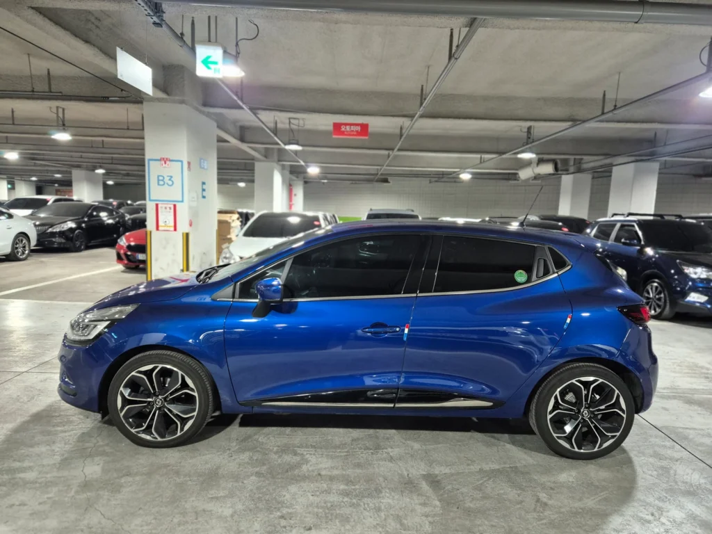 Renault-KoreaSamsung Clio Intens