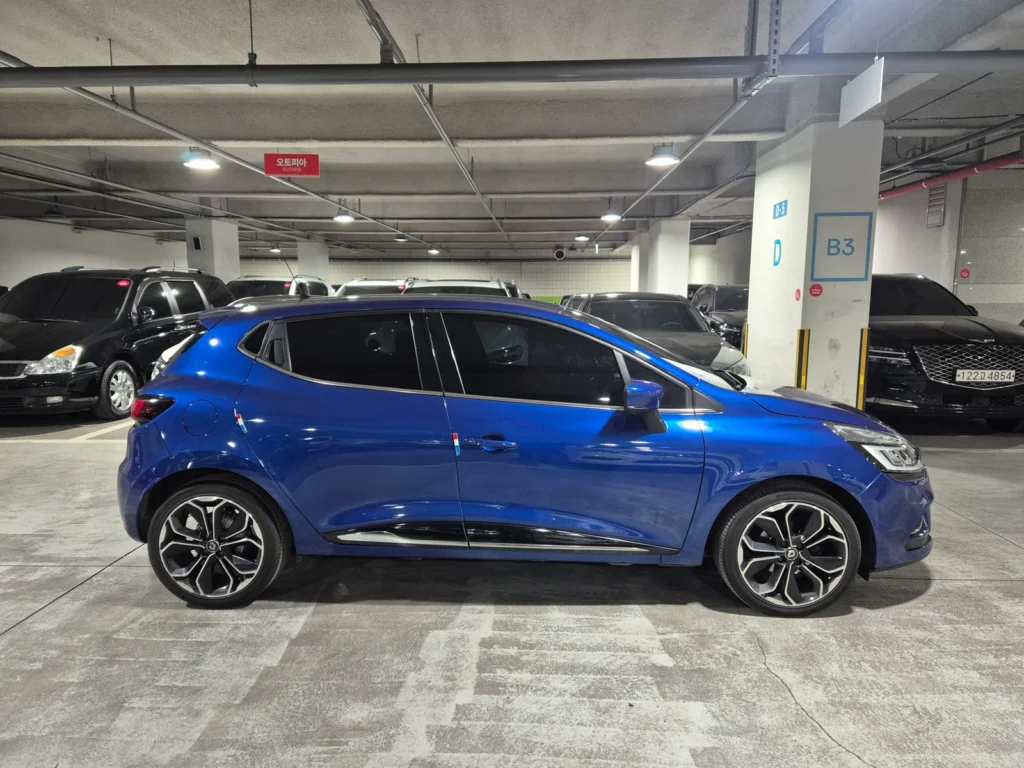 Renault-KoreaSamsung Clio Intens
