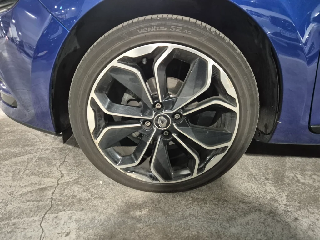 Renault-KoreaSamsung Clio Intens