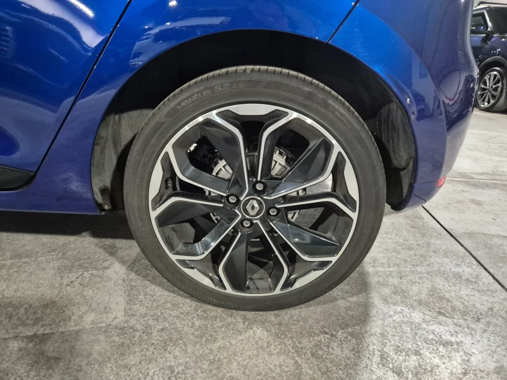 Renault-KoreaSamsung Clio Intens