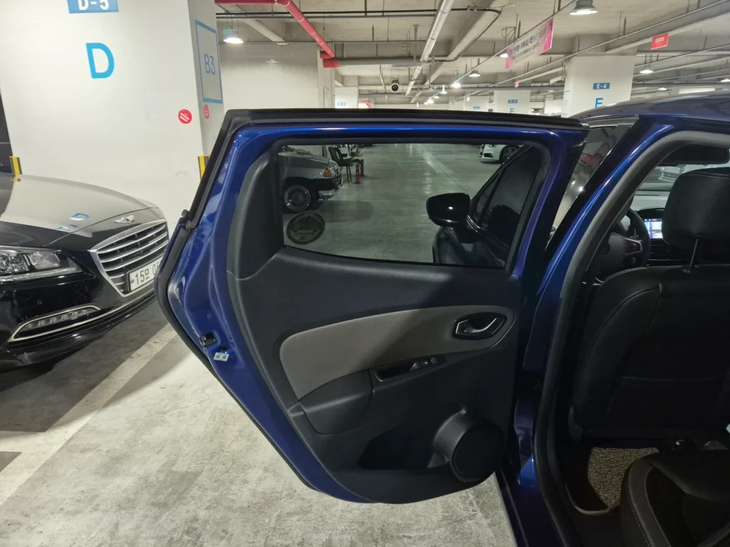 Renault-KoreaSamsung Clio Intens