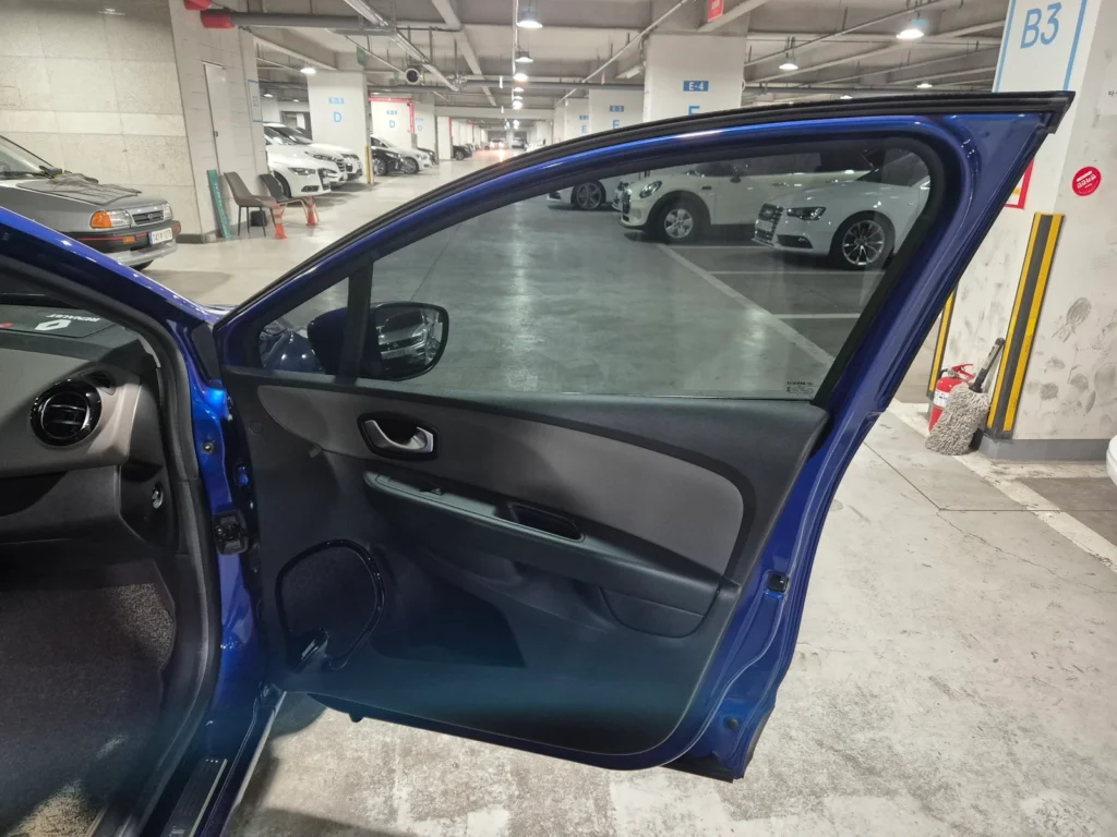 Renault-KoreaSamsung Clio Intens