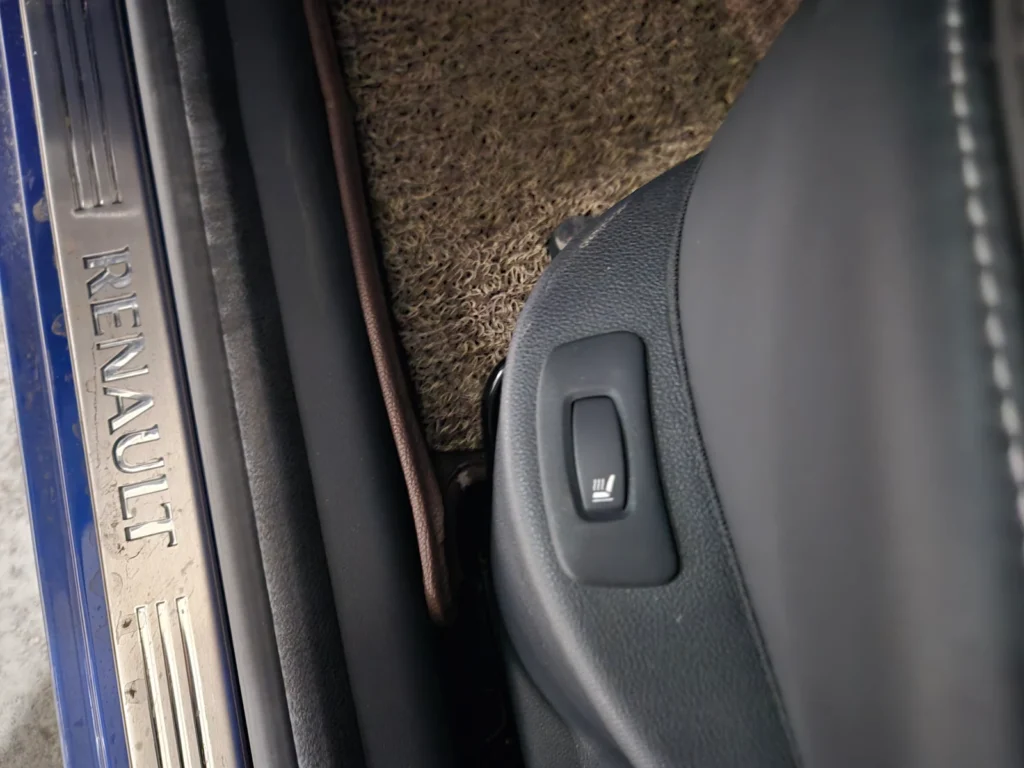 Renault-KoreaSamsung Clio Intens