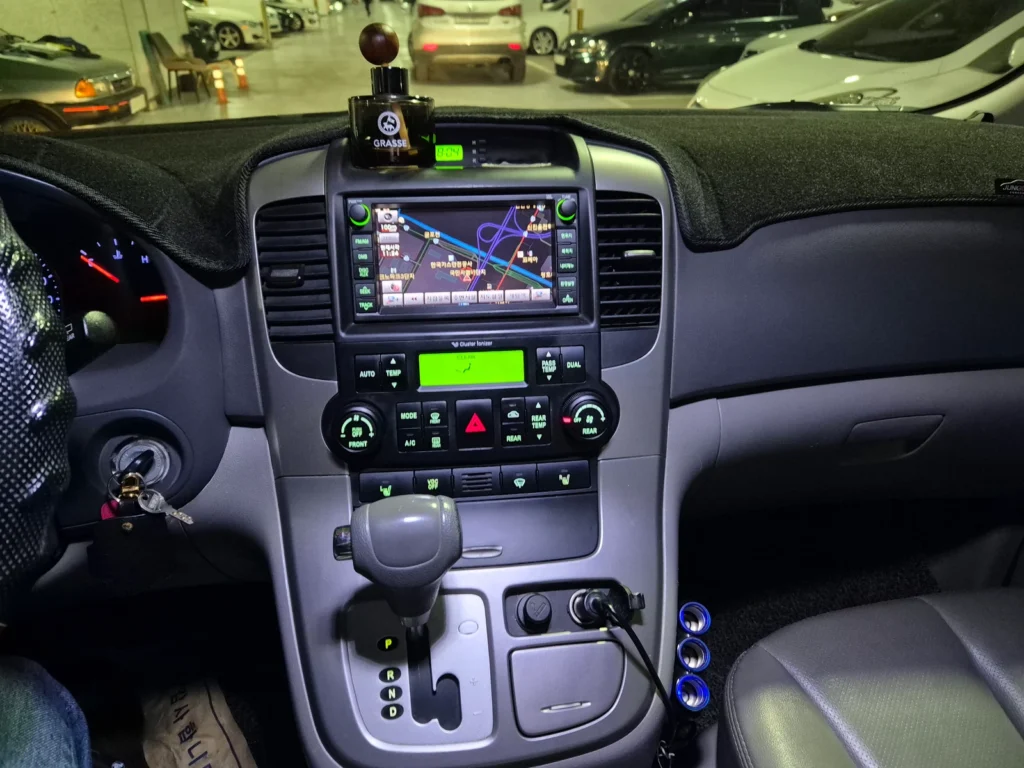 Kia Carnival R Grand Carnival GLX