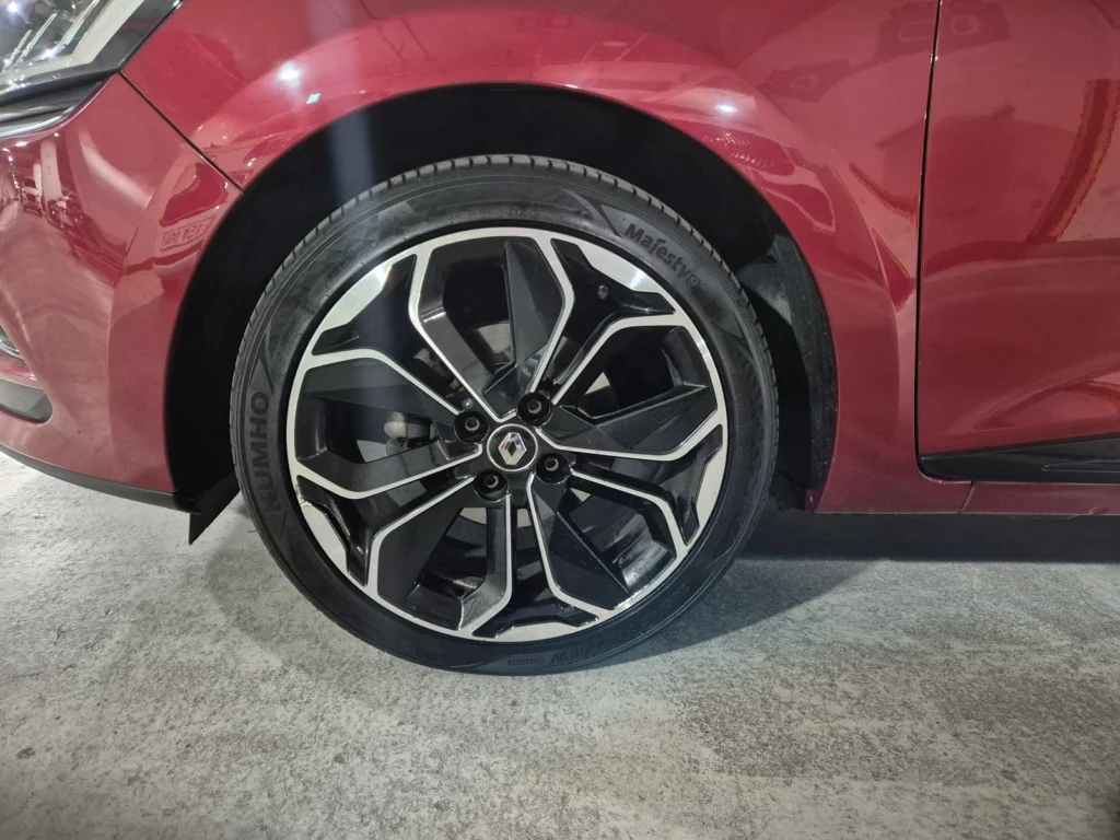 Renault-KoreaSamsung Clio Intens