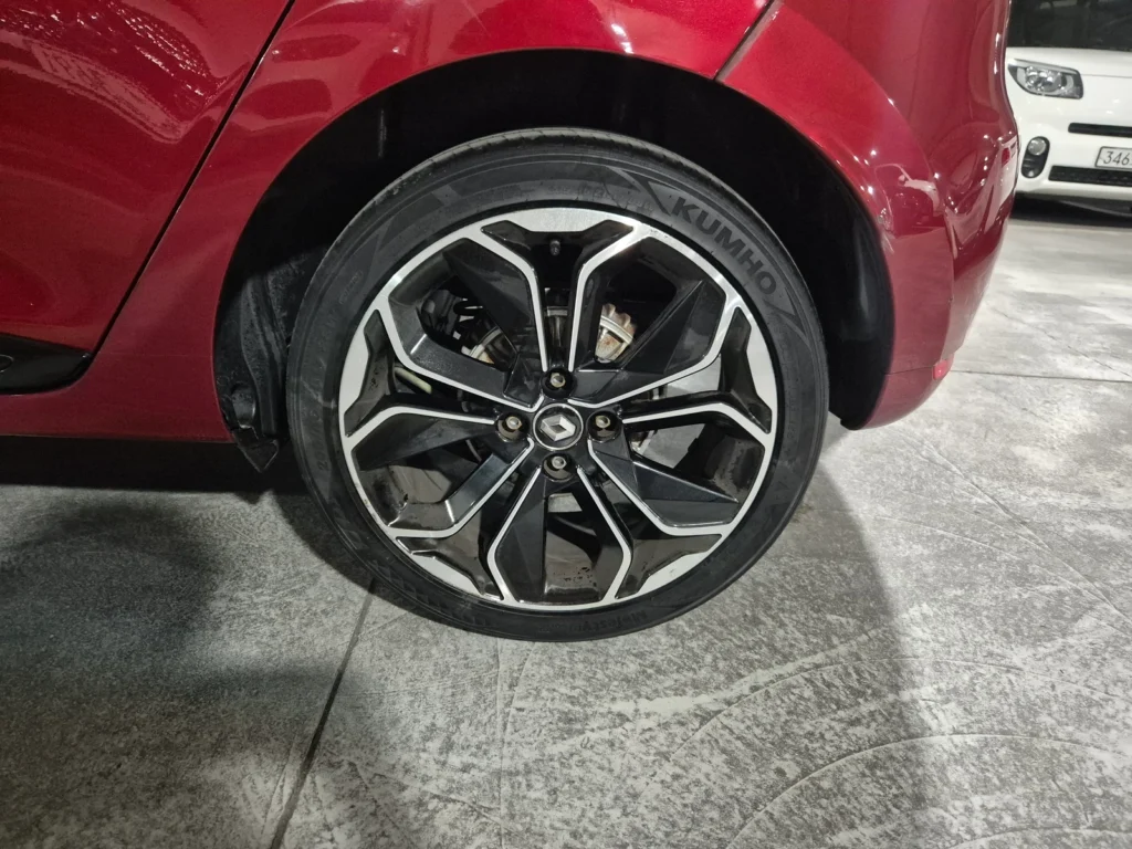 Renault-KoreaSamsung Clio Intens