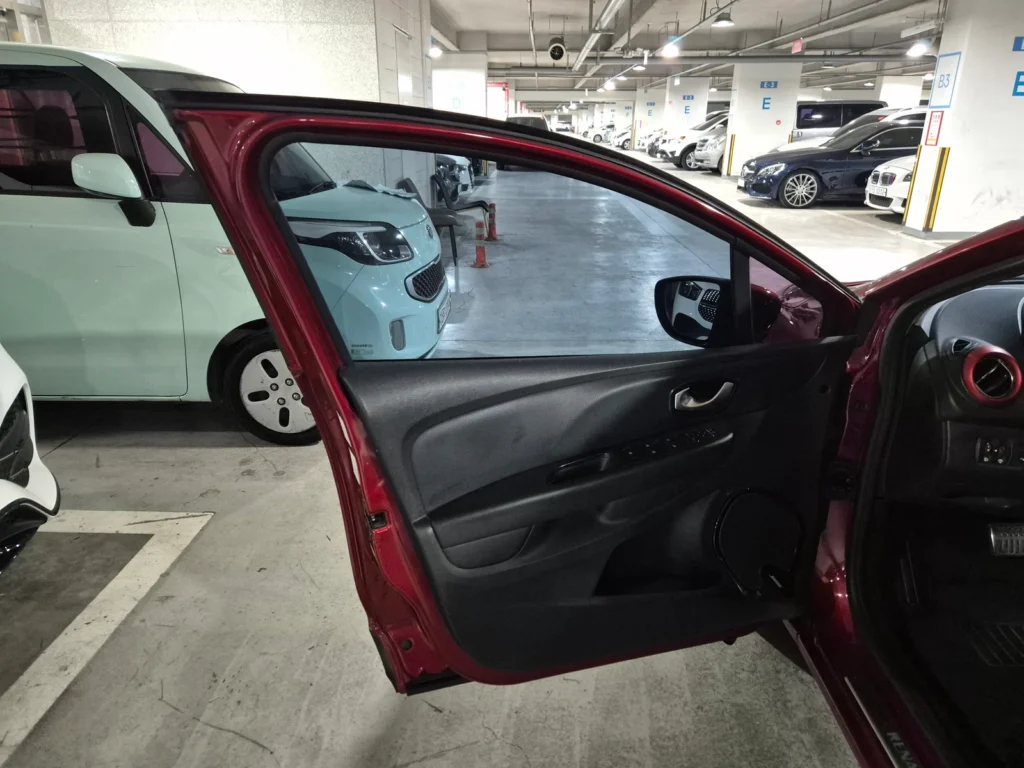 Renault-KoreaSamsung Clio Intens