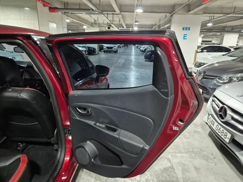 Renault-KoreaSamsung Clio Intens