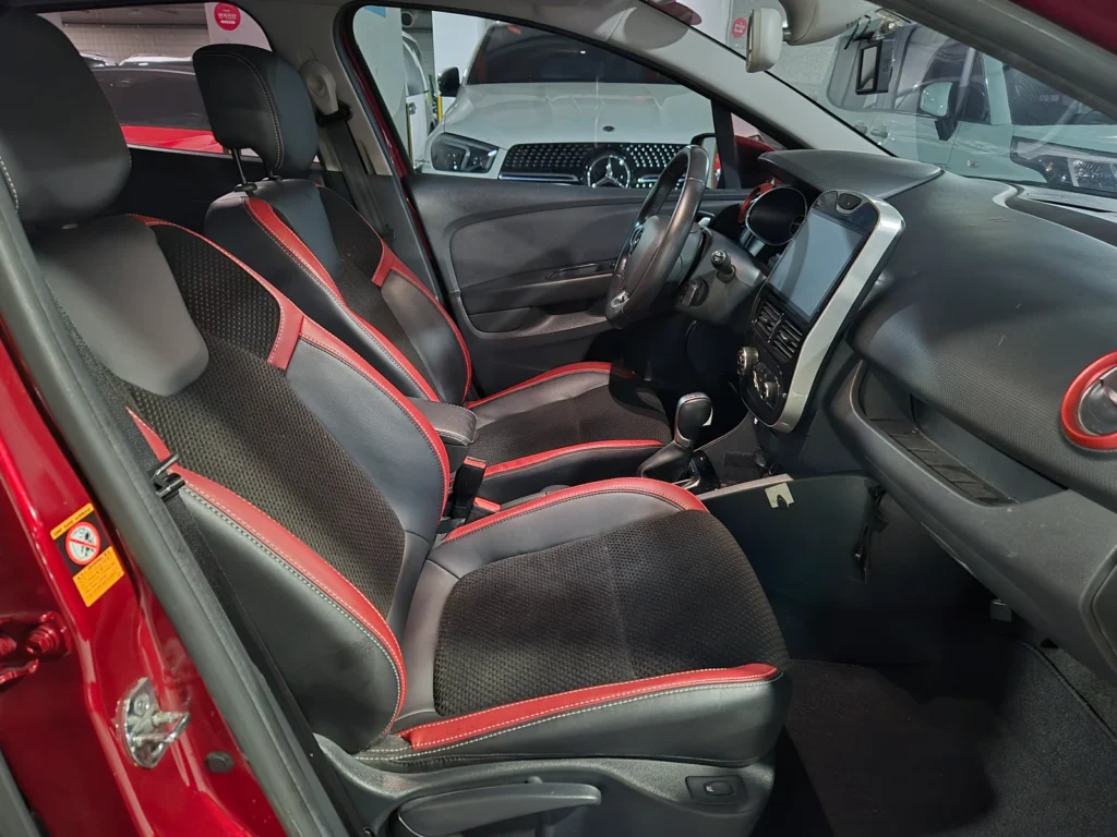 Renault-KoreaSamsung Clio Intens