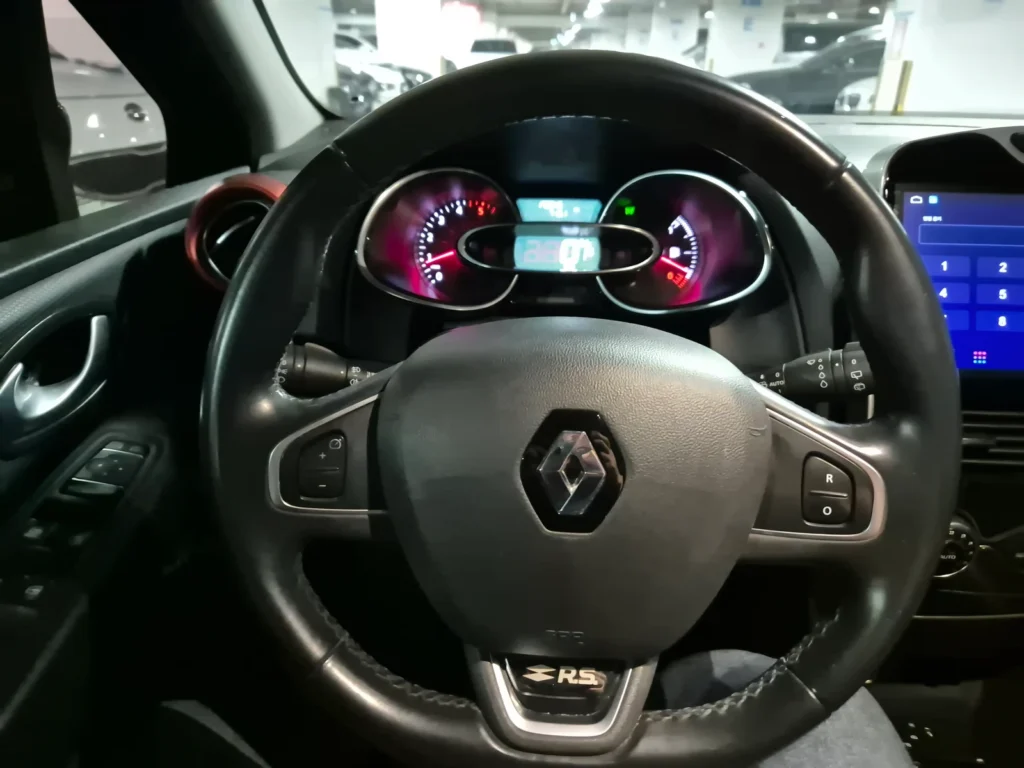 Renault-KoreaSamsung Clio Intens