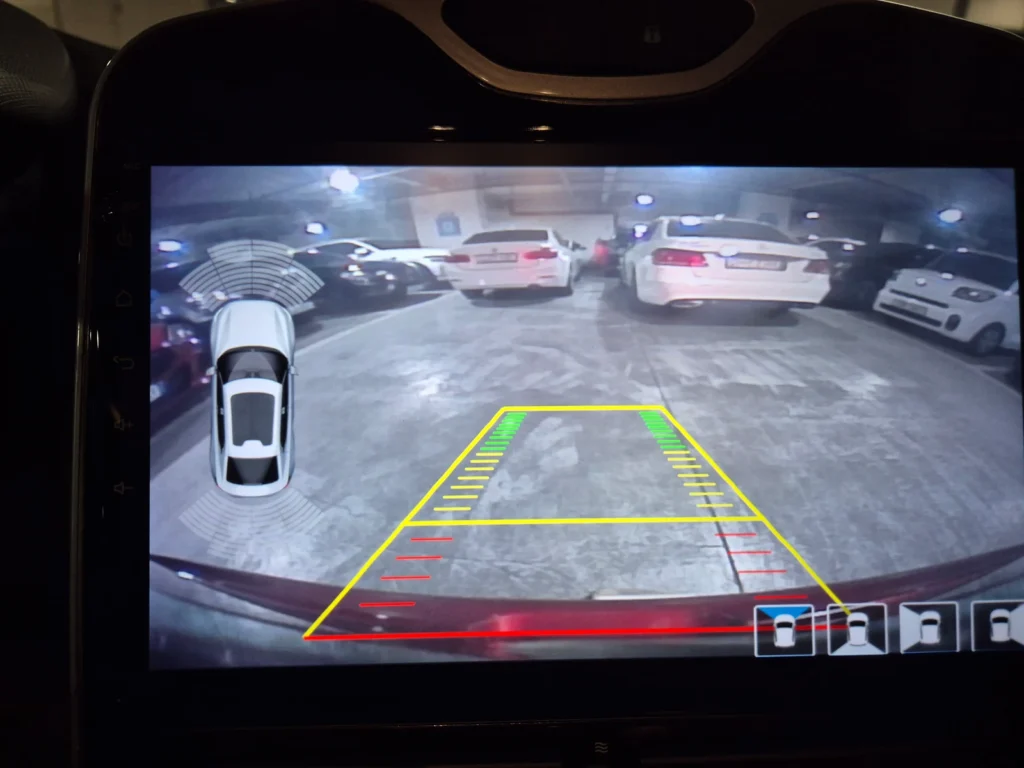 Renault-KoreaSamsung Clio Intens