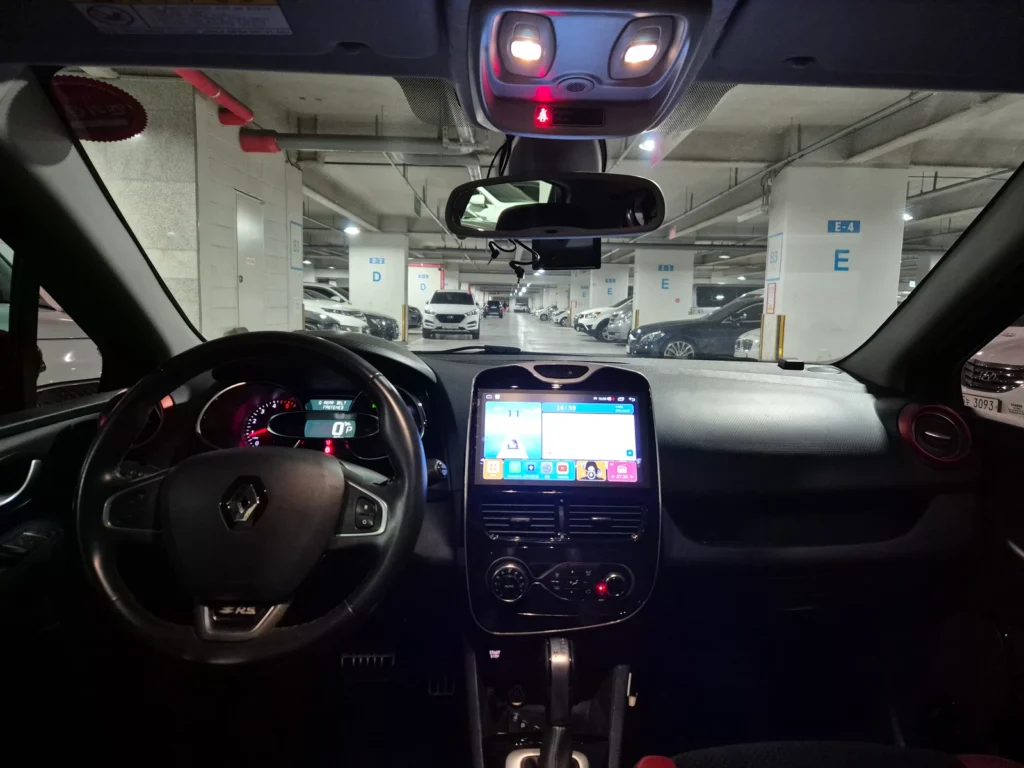 Renault-KoreaSamsung Clio Intens