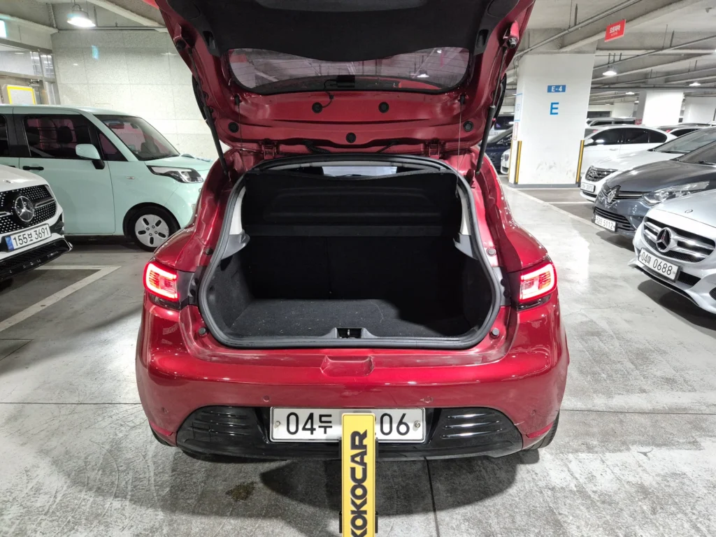 Renault-KoreaSamsung Clio Intens