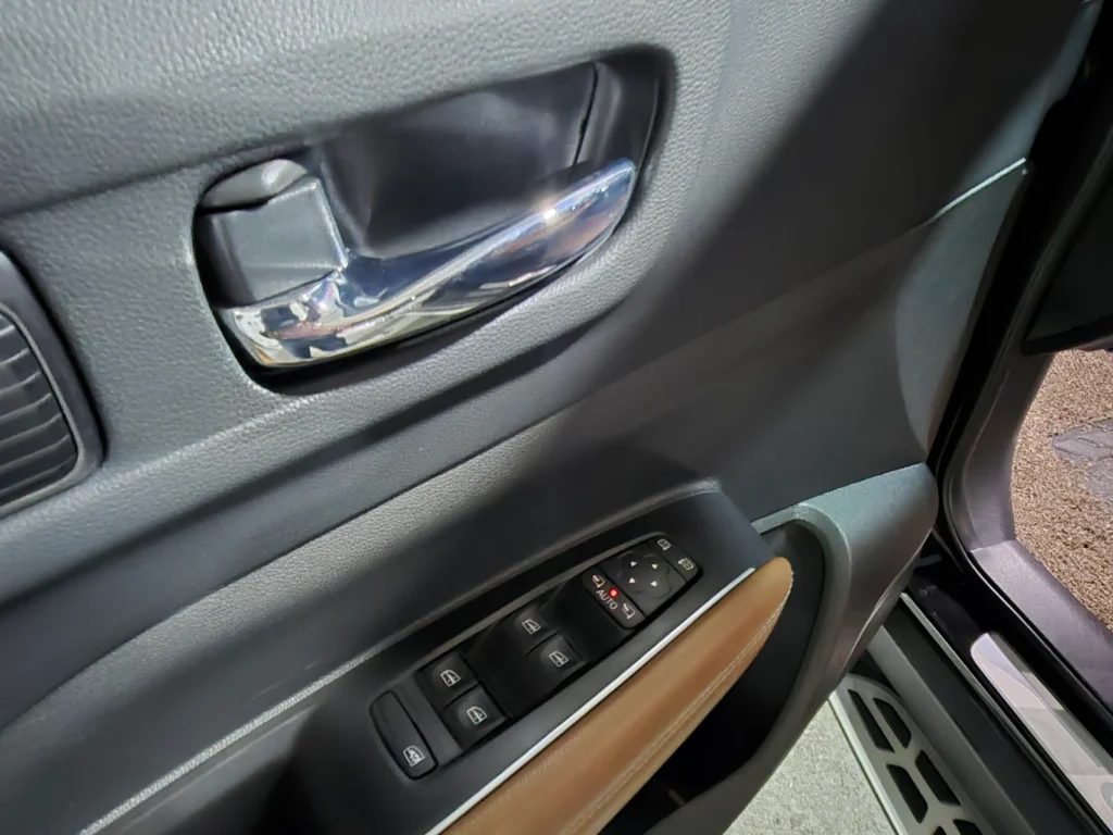 Renault-KoreaSamsung The New QM6 2.0 LPe RE Signature 2WD