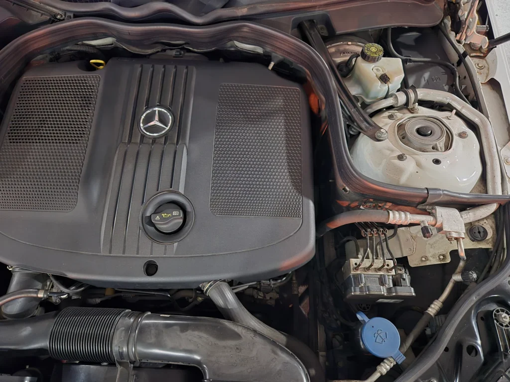 Benz E-Class W212 E220 BlueTEC Avantgarde Sport