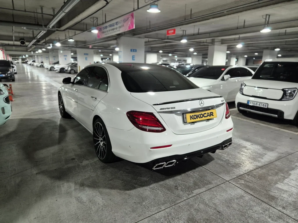 Benz E-Class W213 E300 4MATIC Avantgarde