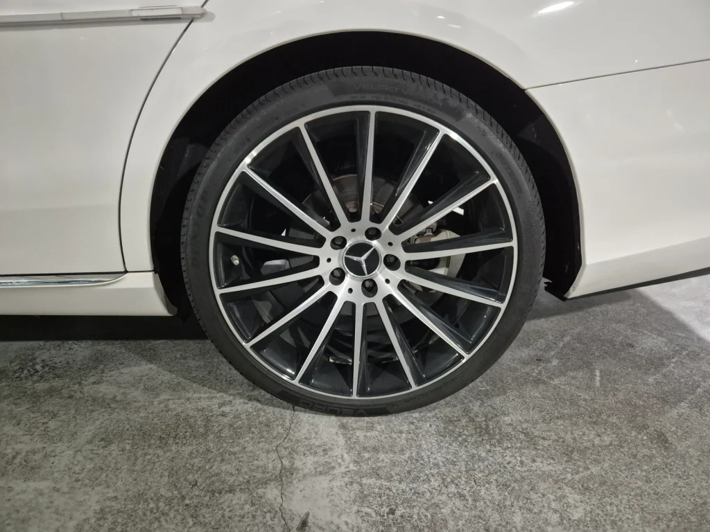 Benz E-Class W213 E300 4MATIC Avantgarde