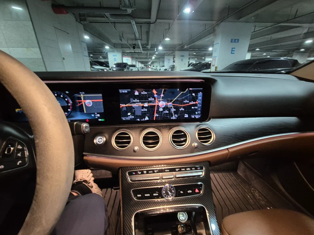 Benz E-Class W213 E300 4MATIC Avantgarde