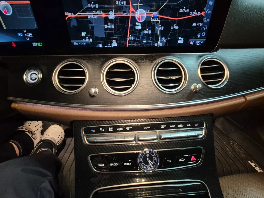 Benz E-Class W213 E300 4MATIC Avantgarde