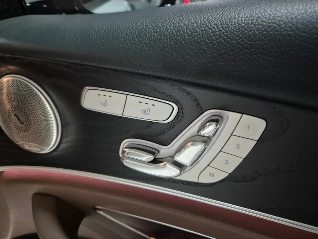 Benz E-Class W213 E300 4MATIC Avantgarde