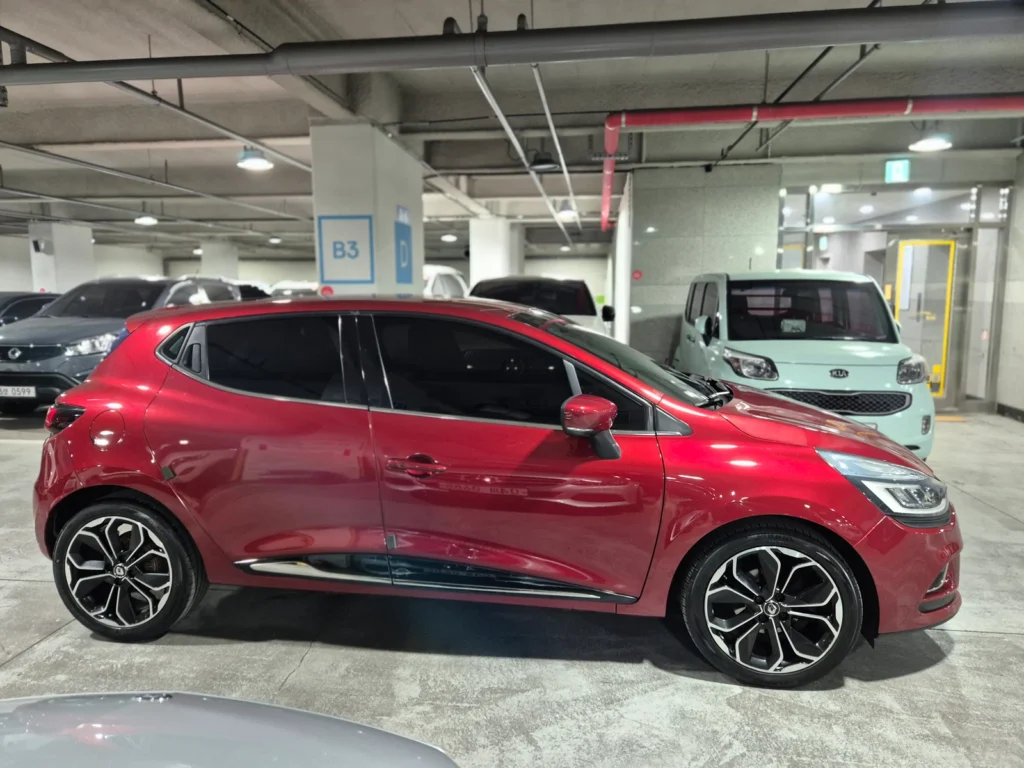 Renault-KoreaSamsung Clio Intens
