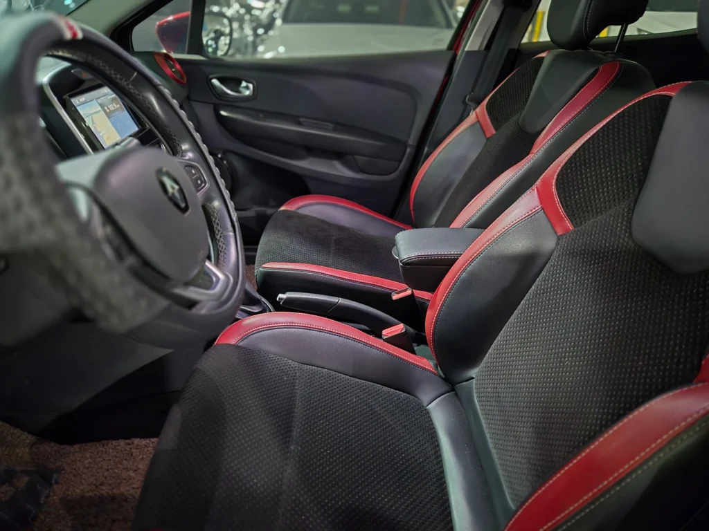 Renault-KoreaSamsung Clio Intens