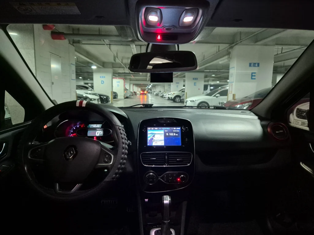 Renault-KoreaSamsung Clio Intens