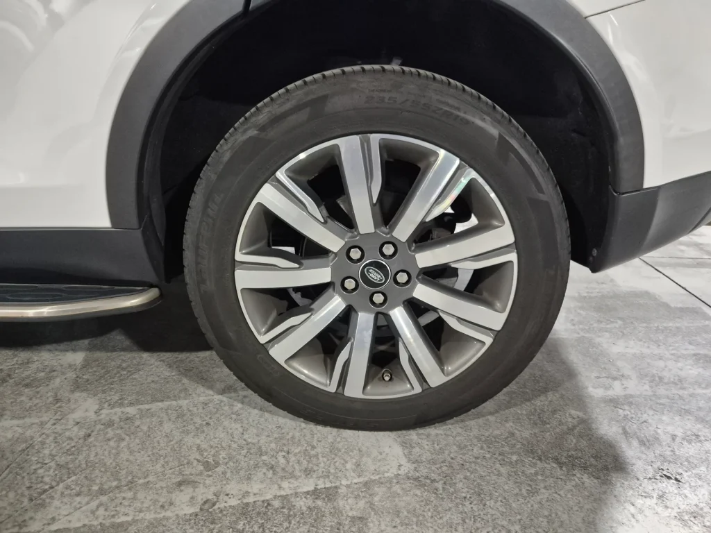 Land Rover Discovery Sport 2.0 TD4 HSE Luxury