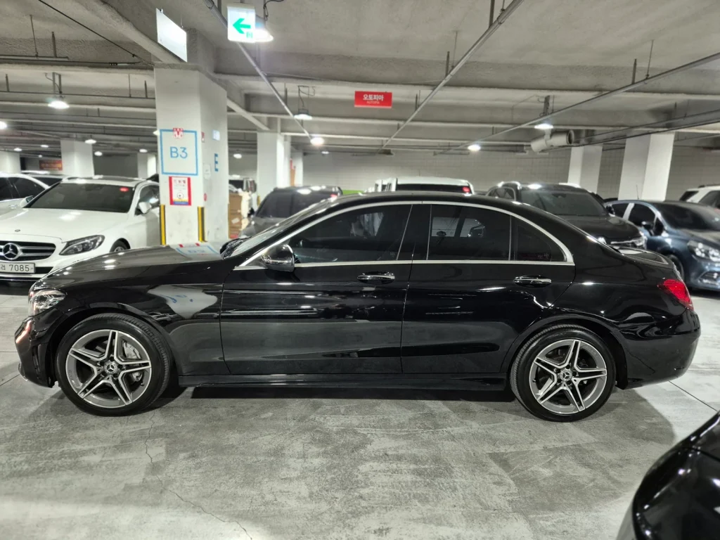 Benz C-Class W205 C220 d 4MATIC AMG Line