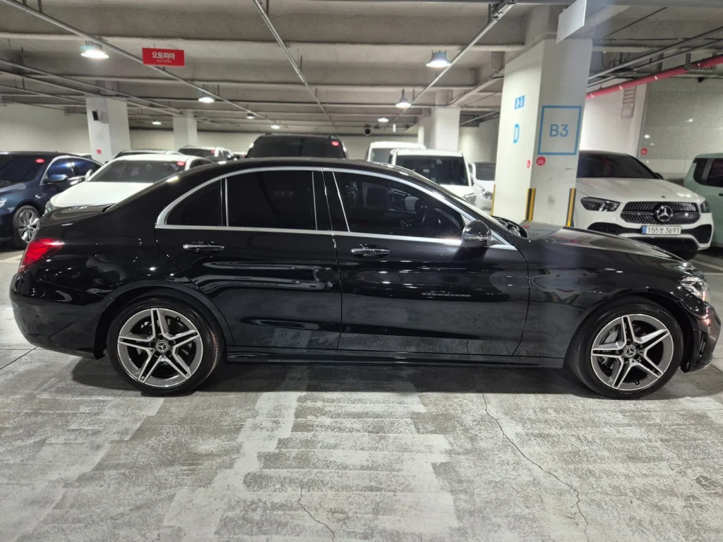 Benz C-Class W205 C220 d 4MATIC AMG Line
