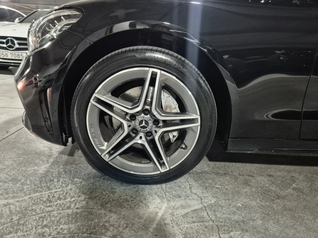 Benz C-Class W205 C220 d 4MATIC AMG Line