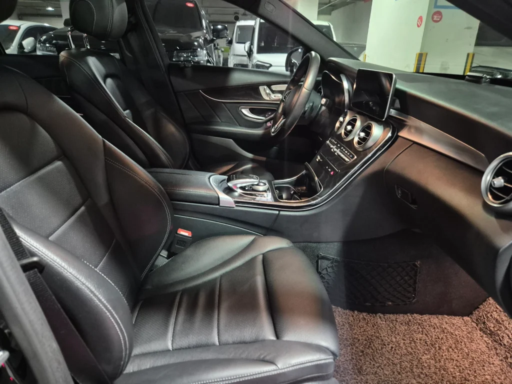 Benz C-Class W205 C220 d 4MATIC AMG Line