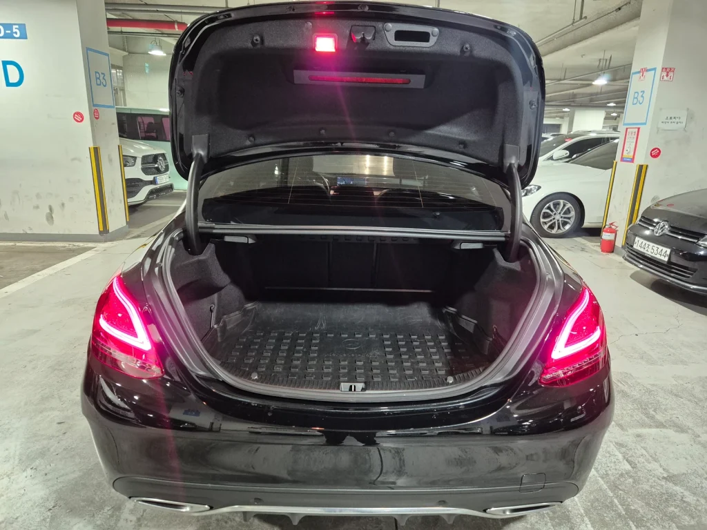 Benz C-Class W205 C220 d 4MATIC AMG Line