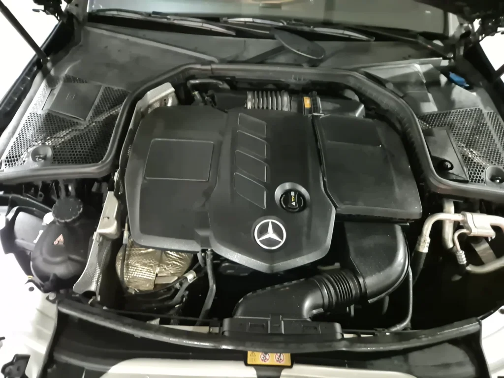 Benz C-Class W205 C220 d 4MATIC AMG Line
