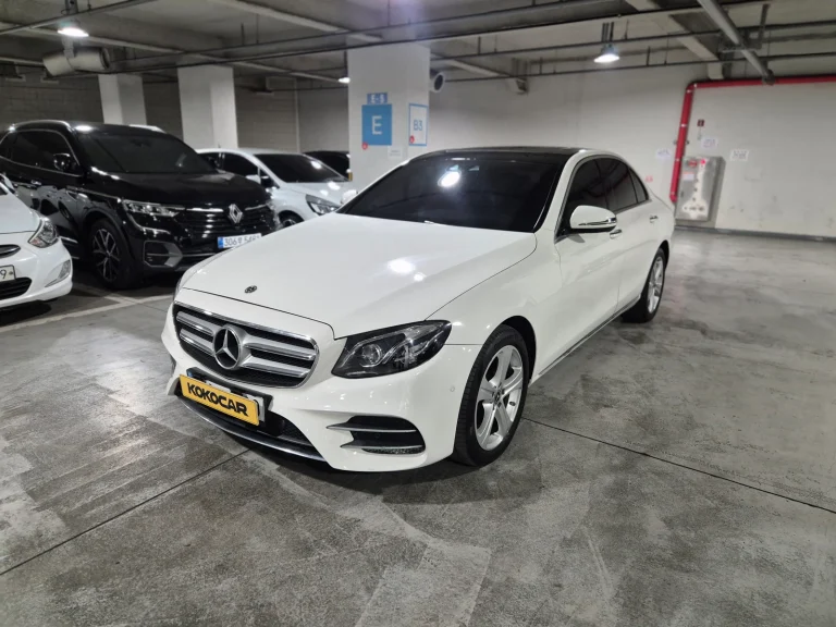 Benz E-Class W213 E220d Avantgarde