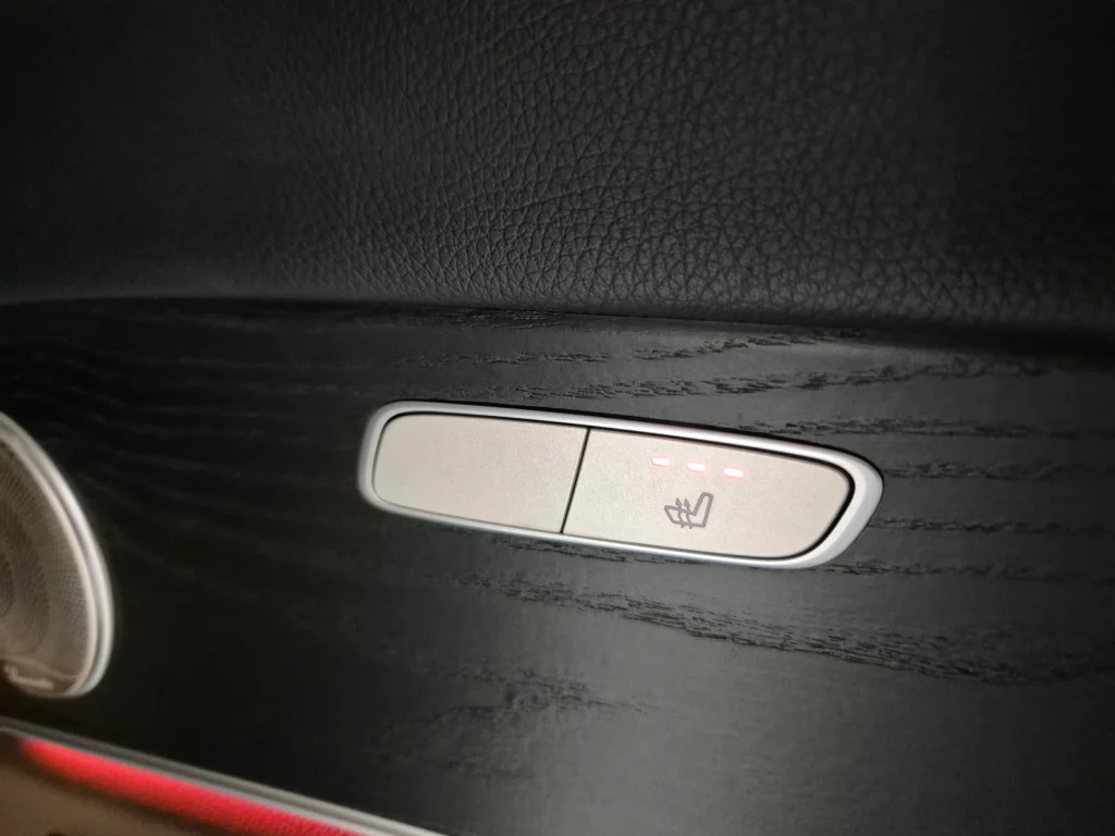 Benz E-Class W213 E220d Avantgarde