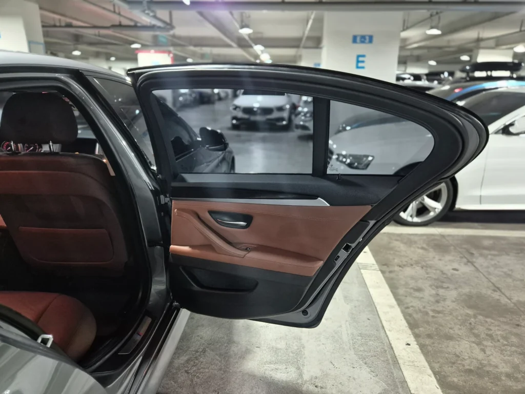 BMW 5 Series (F10) 528i Luxury Plus