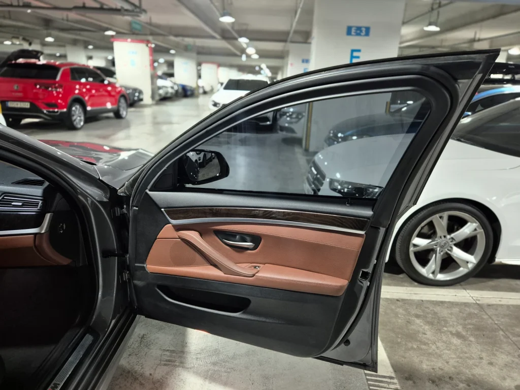 BMW 5 Series (F10) 528i Luxury Plus