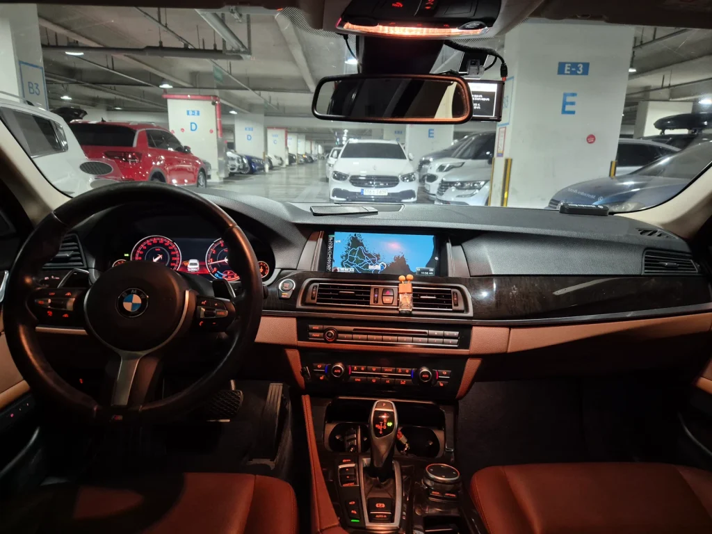 BMW 5 Series (F10) 528i Luxury Plus