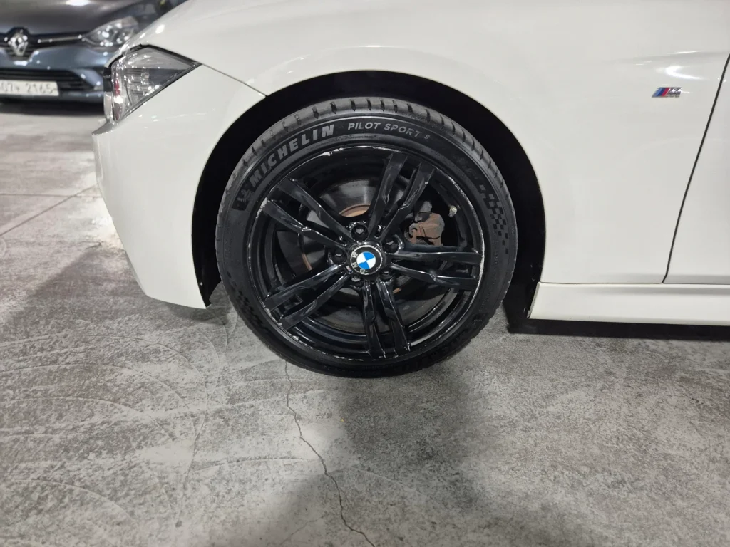 BMW 3 Series (F30) 320d M Sport