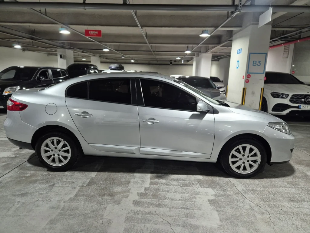 Renault-KoreaSamsung New SM3 LE