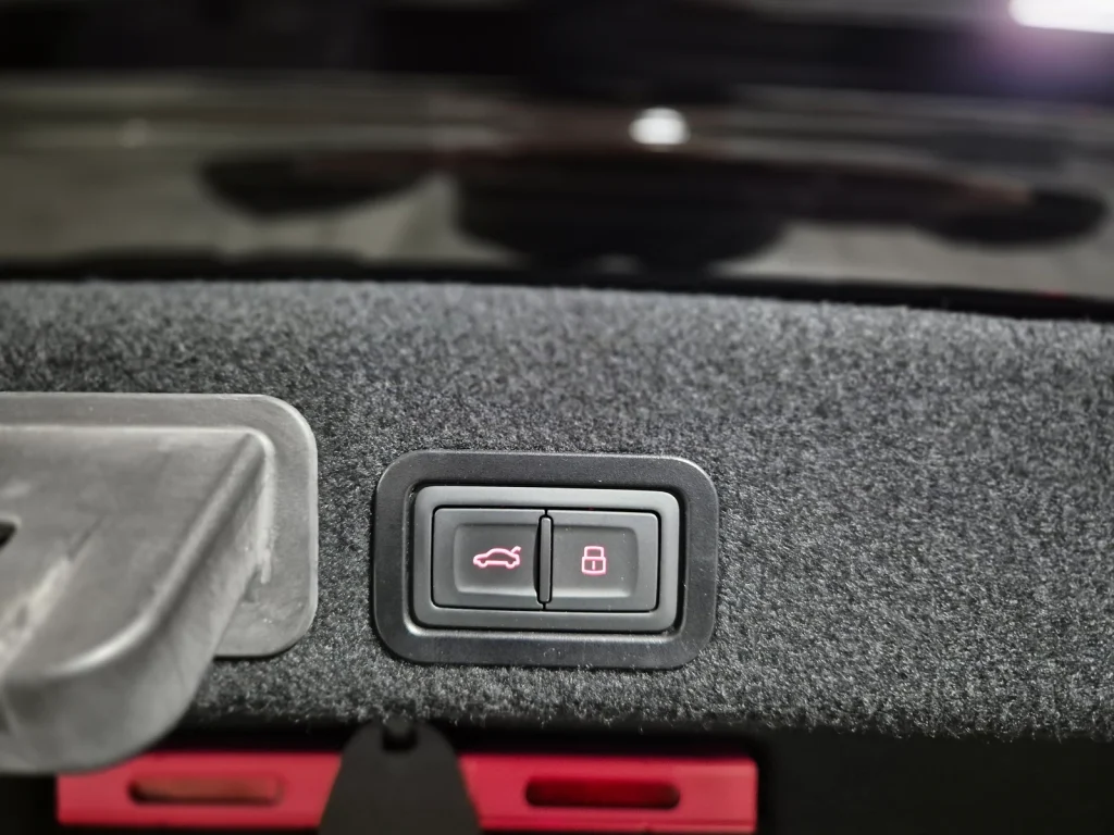 Audi New A6 35 TDI quattro Premium