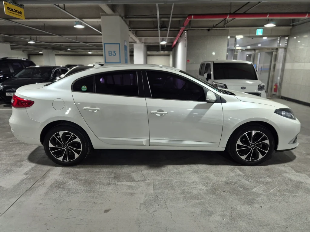 Renault-KoreaSamsung SM3 Neo RE