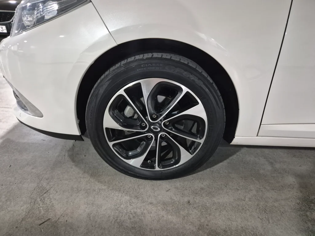 Renault-KoreaSamsung SM3 Neo RE