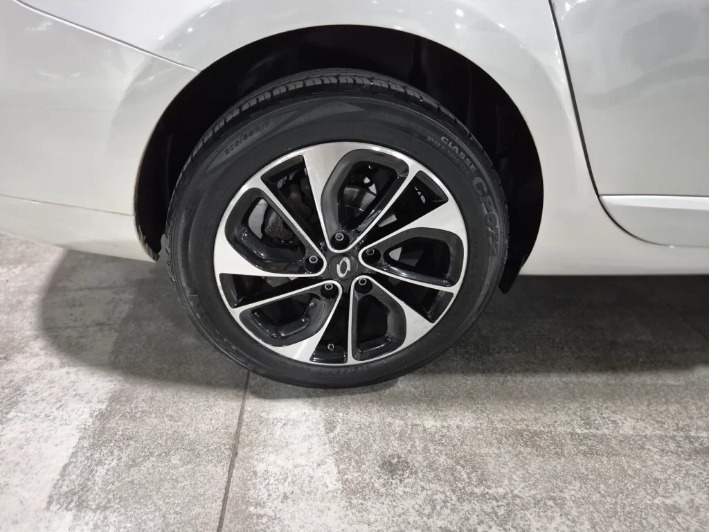 Renault-KoreaSamsung SM3 Neo RE