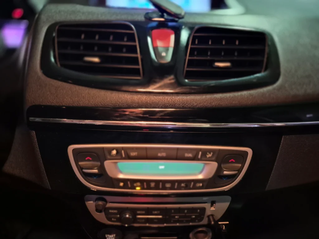 Renault-KoreaSamsung SM3 Neo RE
